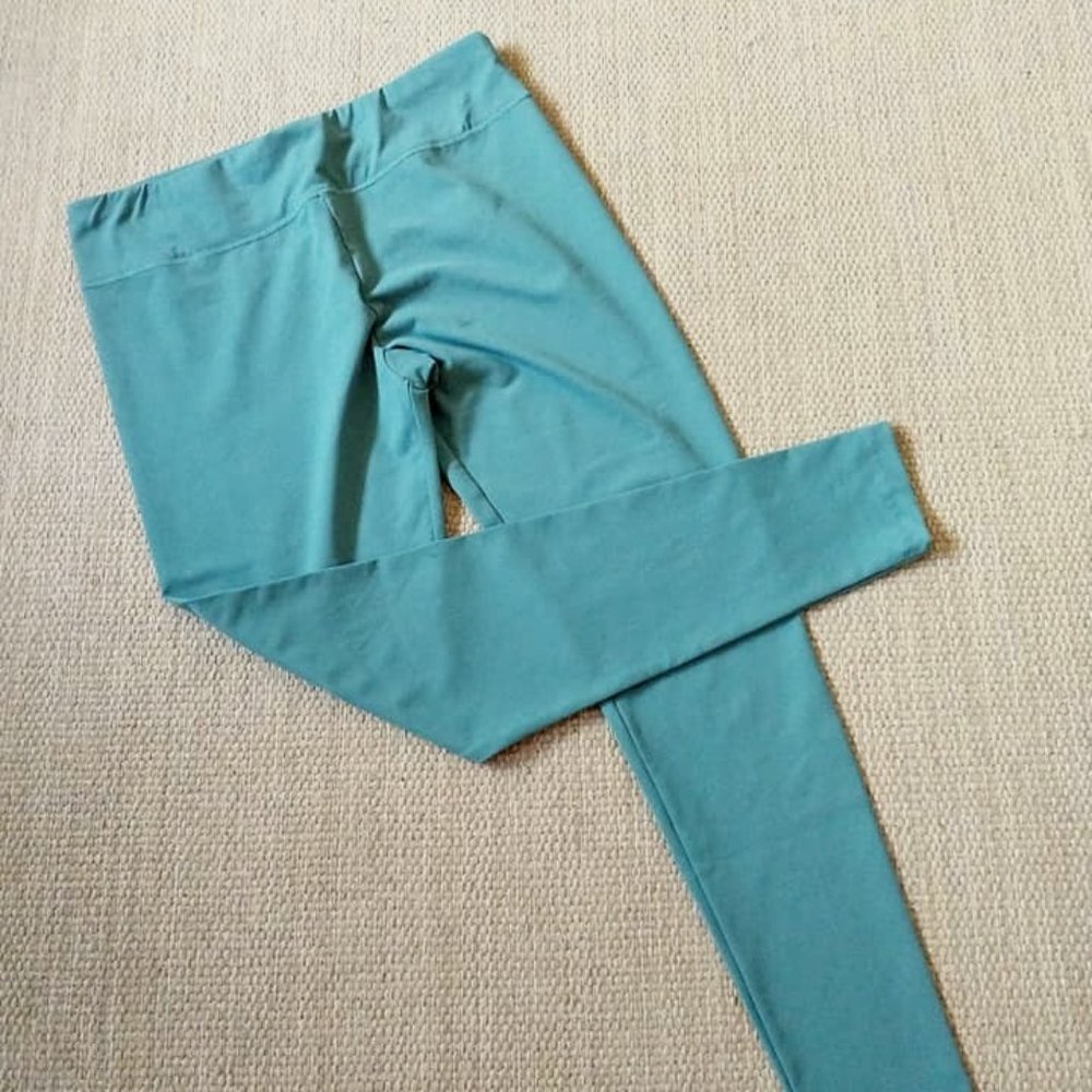 NWOT Danskin Green Athletic Yoga Pants XL (14-16)